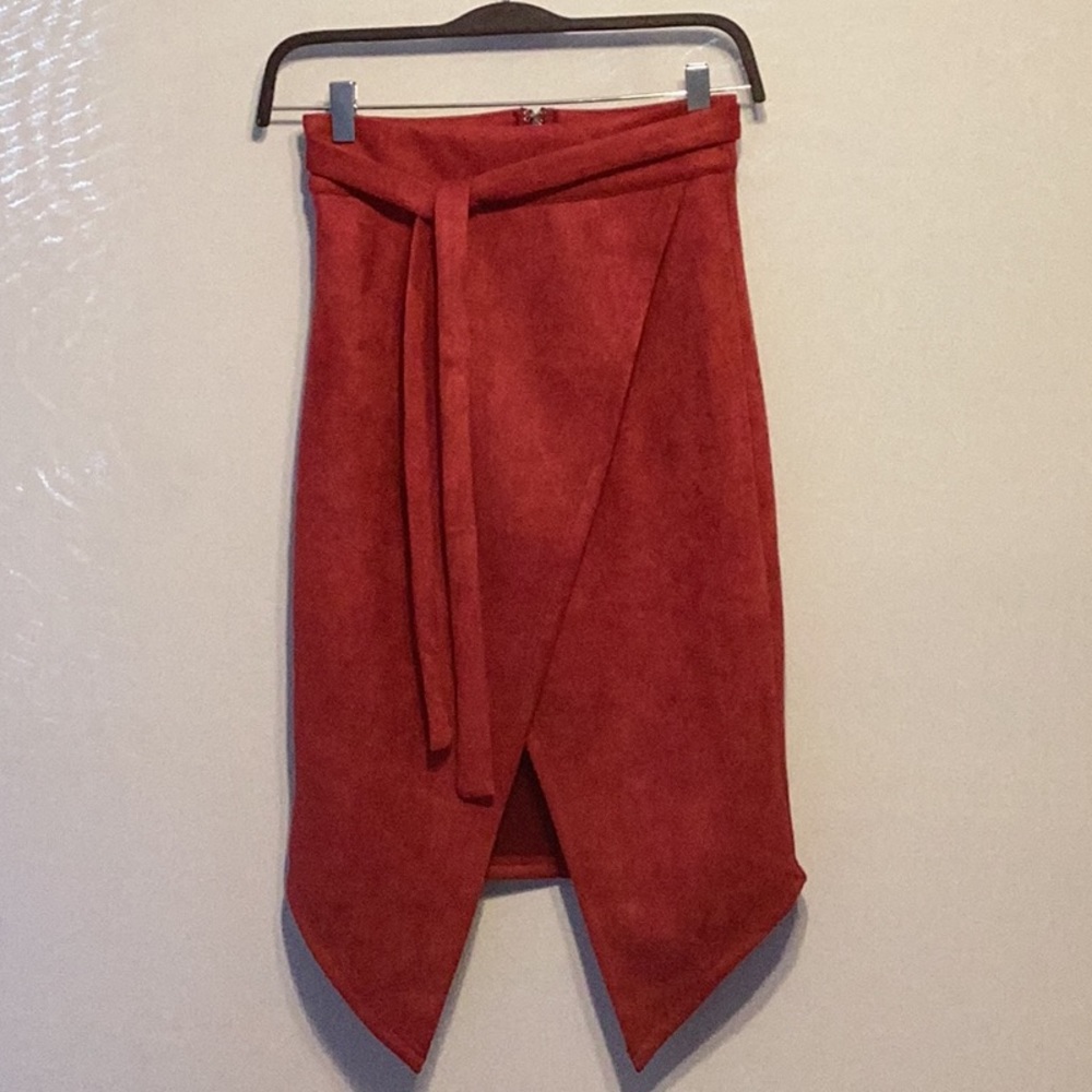 Nude burgundy fitted midi skirt size small